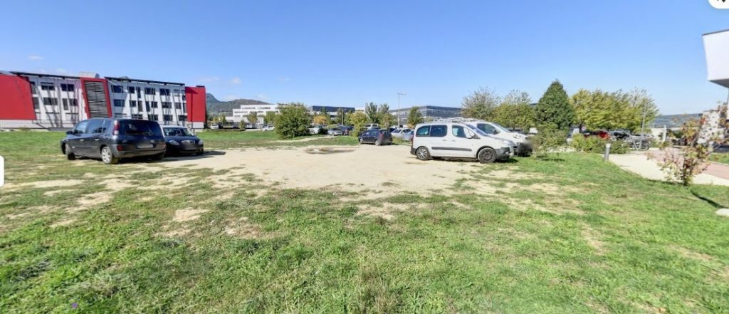 Problème place de parking Challes-Les-Eaux